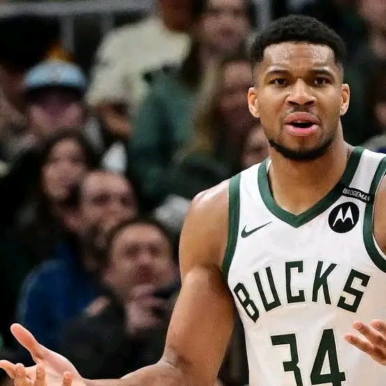 NEWS REPORT TODAY: Milwaukee Bucks Rising star Giannis antetokounmpo gets huge and tampering offer from Golden State Warriors but his shocking reply causes uproar as he states it clear that…